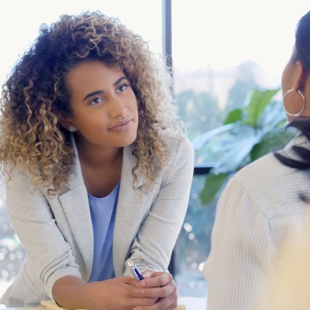 Faced with the challenge of running a private practice, virtual receptionists for therapists present a better scenario, cost-effective with more quality therapy.