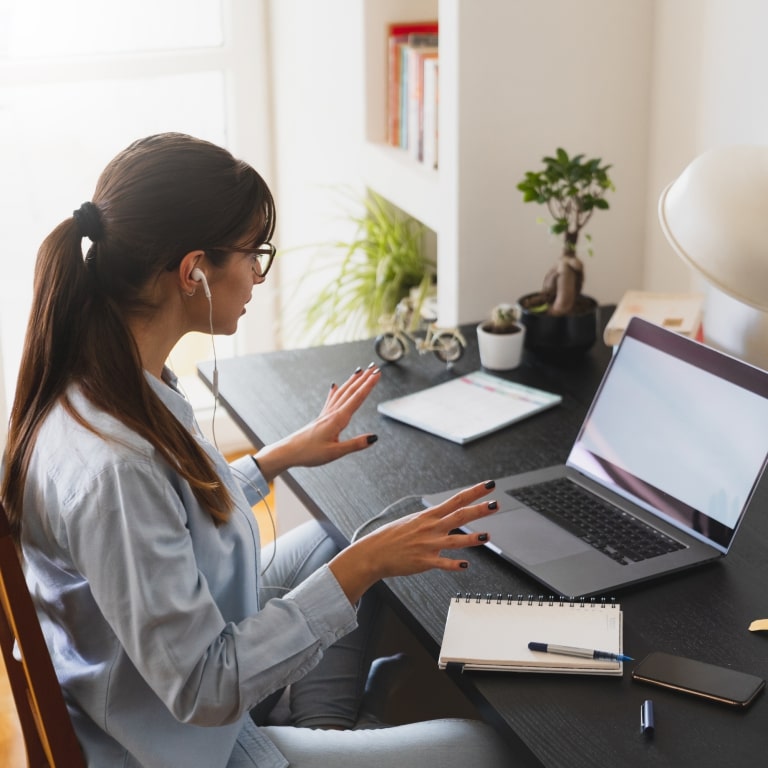 Employing remote workers is a trend that’s never going away. As to why entrepreneurs are shifting towards remote work, it has serious benefits for growth.